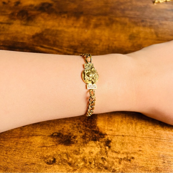 18K Gold Plated Versace Women jewelry Set Chain Necklace Bracelet and Earrings - Picture 3 of 17